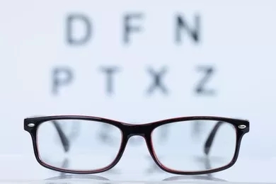 近视手术类型,近视手术有哪些注意事项,近视手术后视力会反弹吗